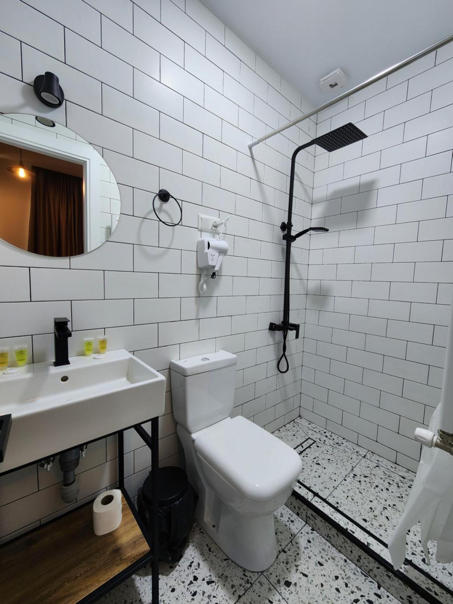 Dro Hotel Kutaisi Luaran gambar
